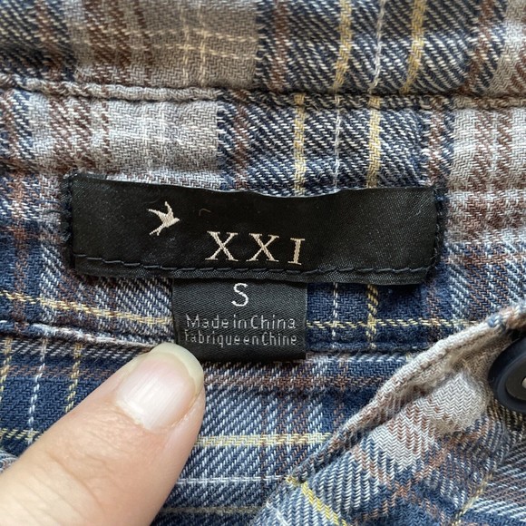 XXI Womens Button Down Flannel Plaid 100% cotton Size Small Pockets Roll Sleeves - Picture 5 of 9
